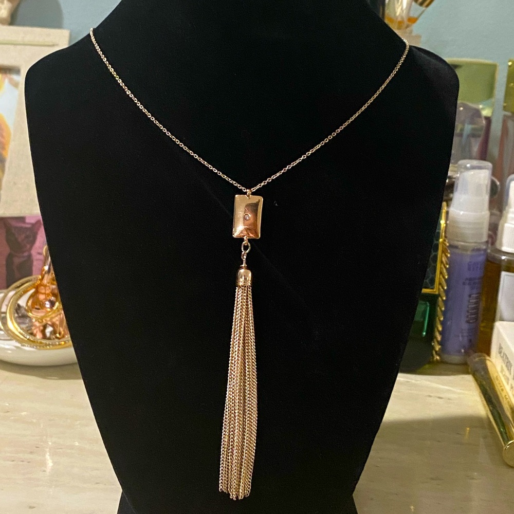 5/$25 Gold tone fashion necklace